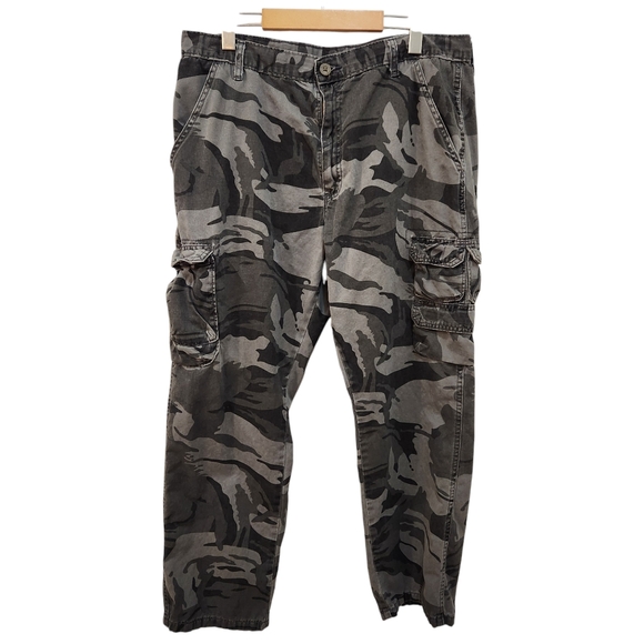 Wrangler Other - Wrangler Cargo Pants Men 36x30 Grey Camo Cotton Outdoor Hunting Pockets Work Y2K